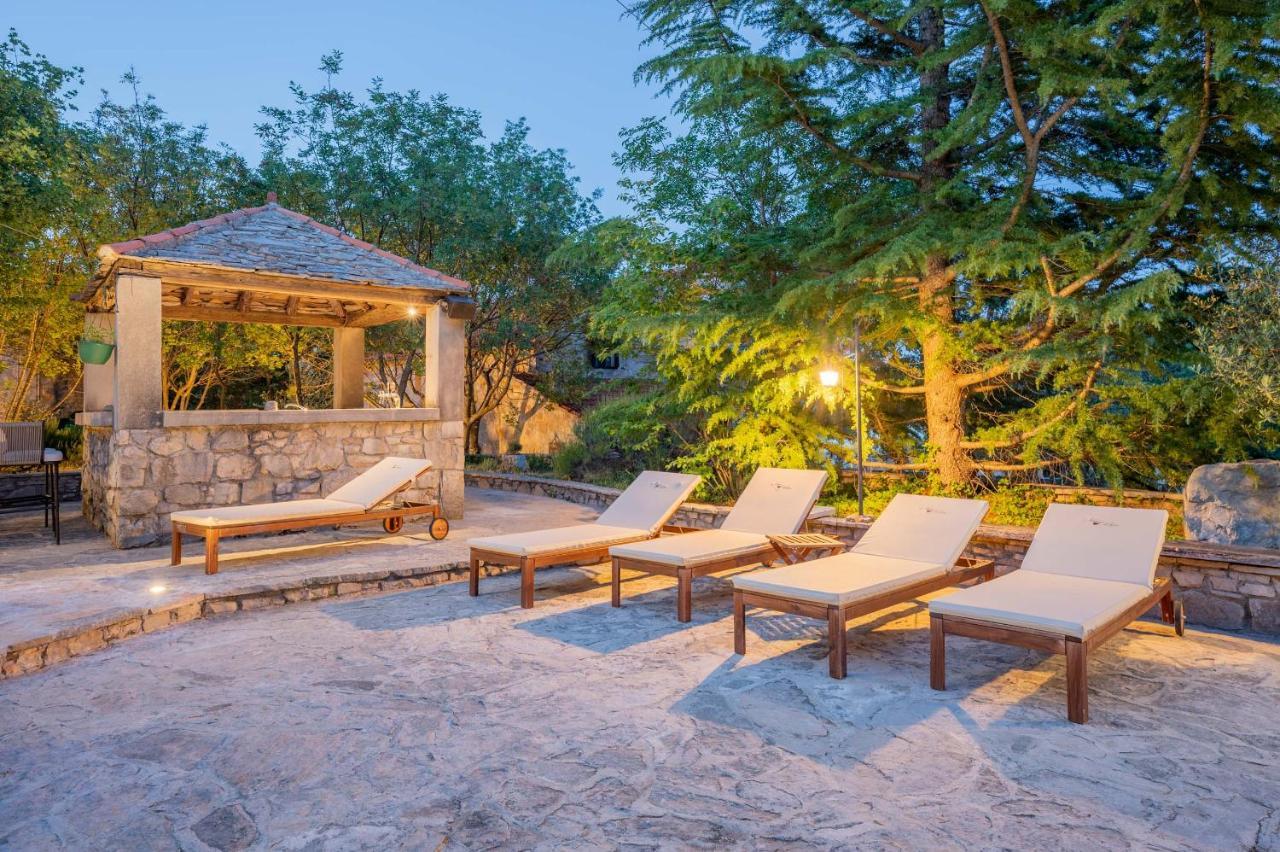 Nono Ban Hotel & Villa Gornji Humac Buitenkant foto
