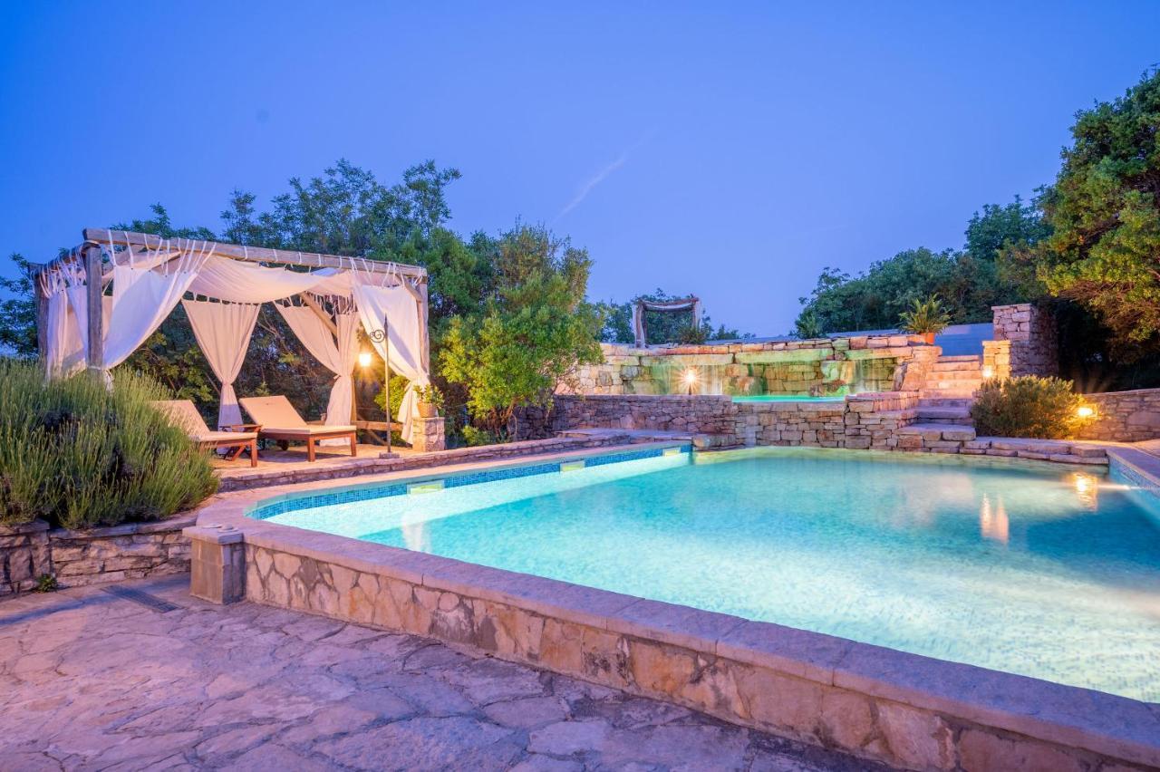 Nono Ban Hotel & Villa Gornji Humac Buitenkant foto