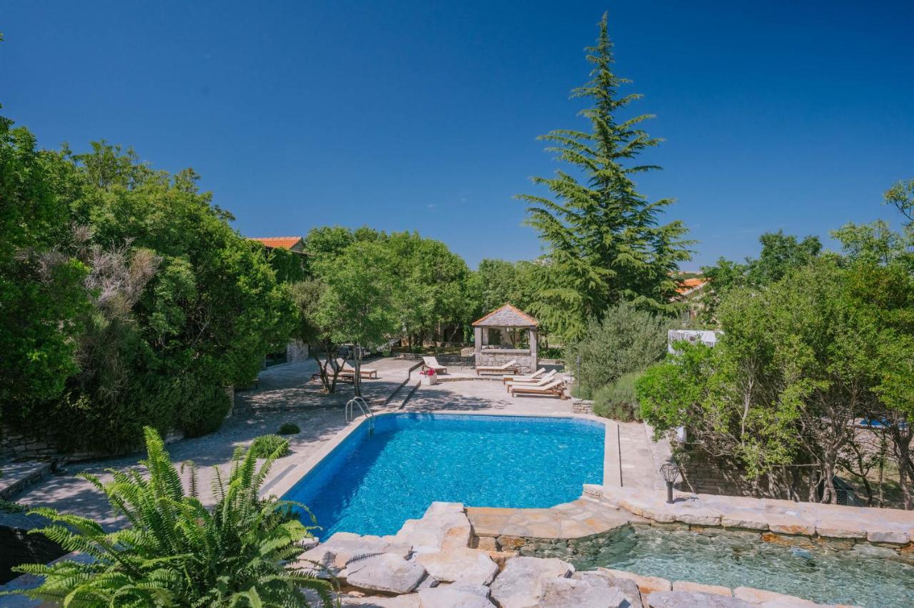 Nono Ban Hotel & Villa Gornji Humac Buitenkant foto