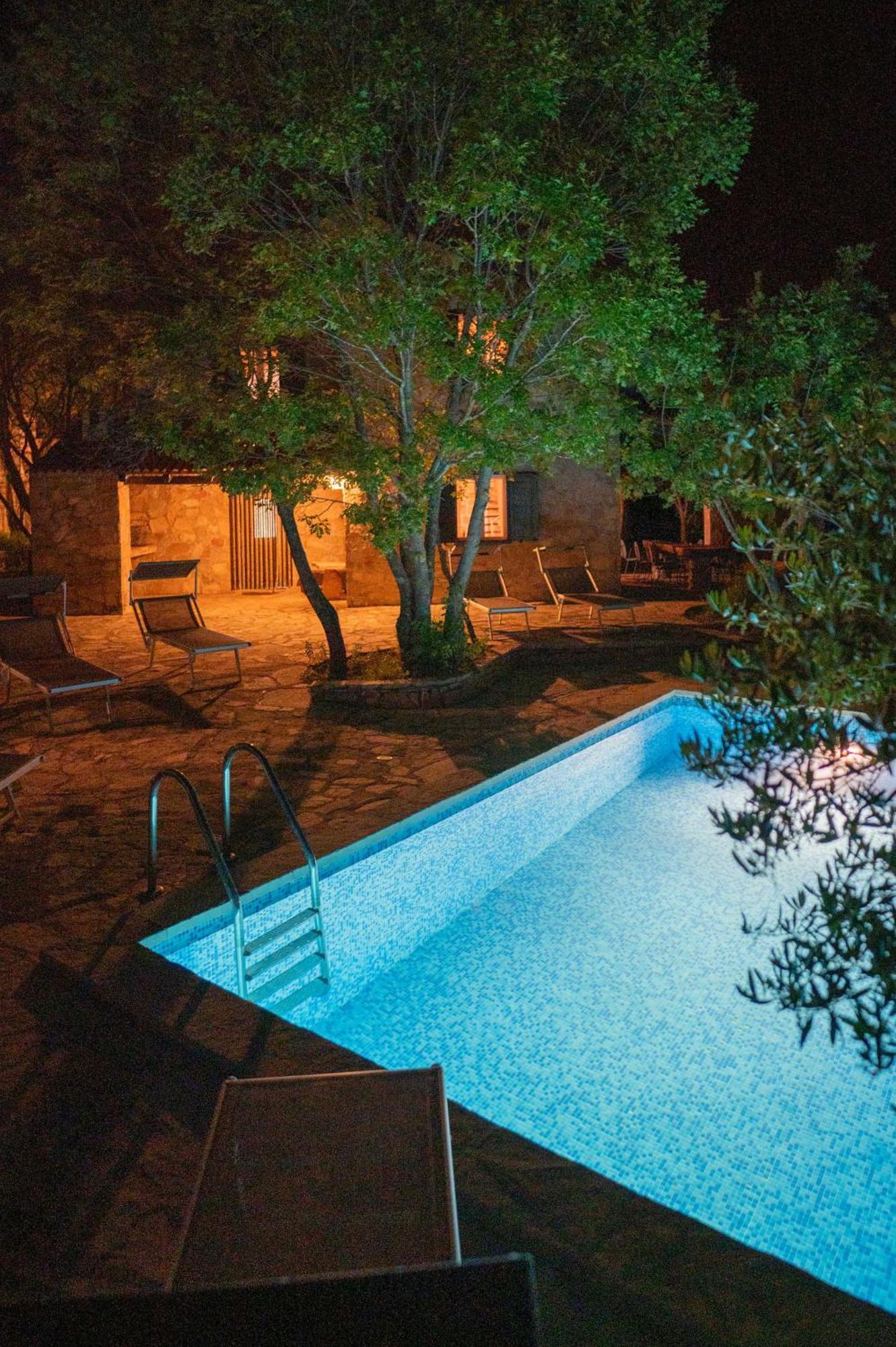 Nono Ban Hotel & Villa Gornji Humac Buitenkant foto