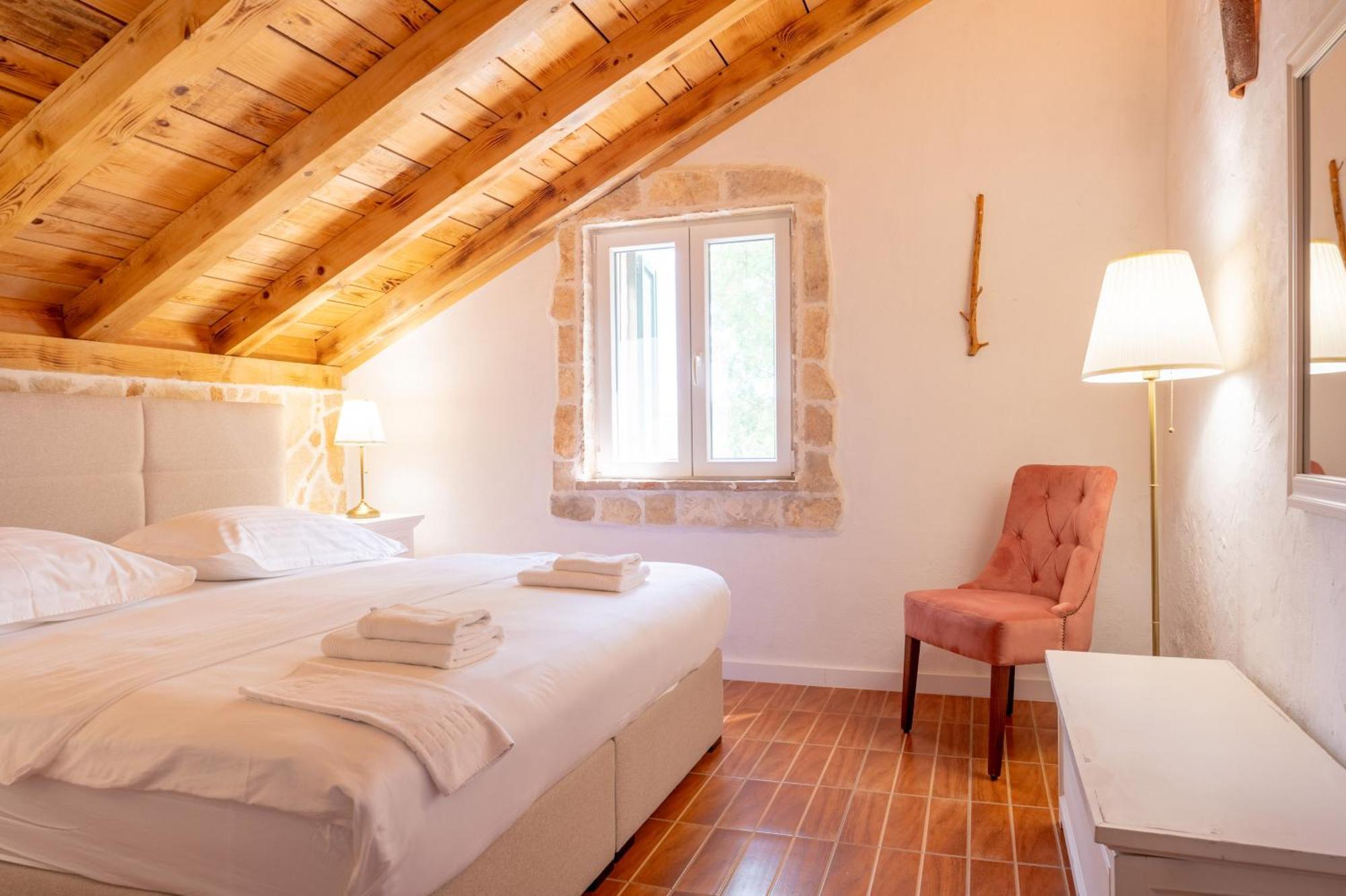 Nono Ban Hotel & Villa Gornji Humac Buitenkant foto