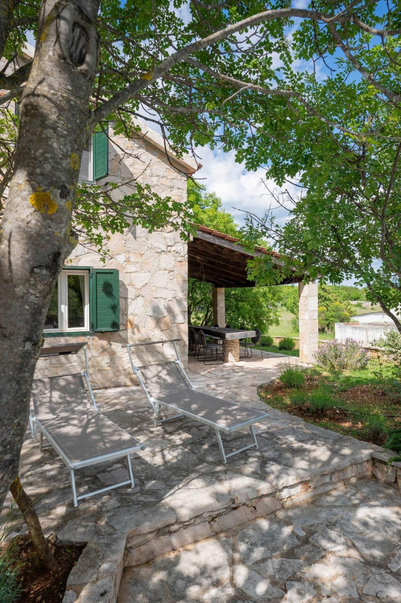 Nono Ban Hotel & Villa Gornji Humac Buitenkant foto