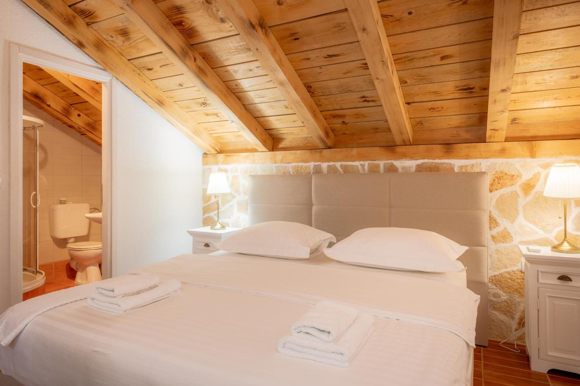 Nono Ban Hotel & Villa Gornji Humac Buitenkant foto